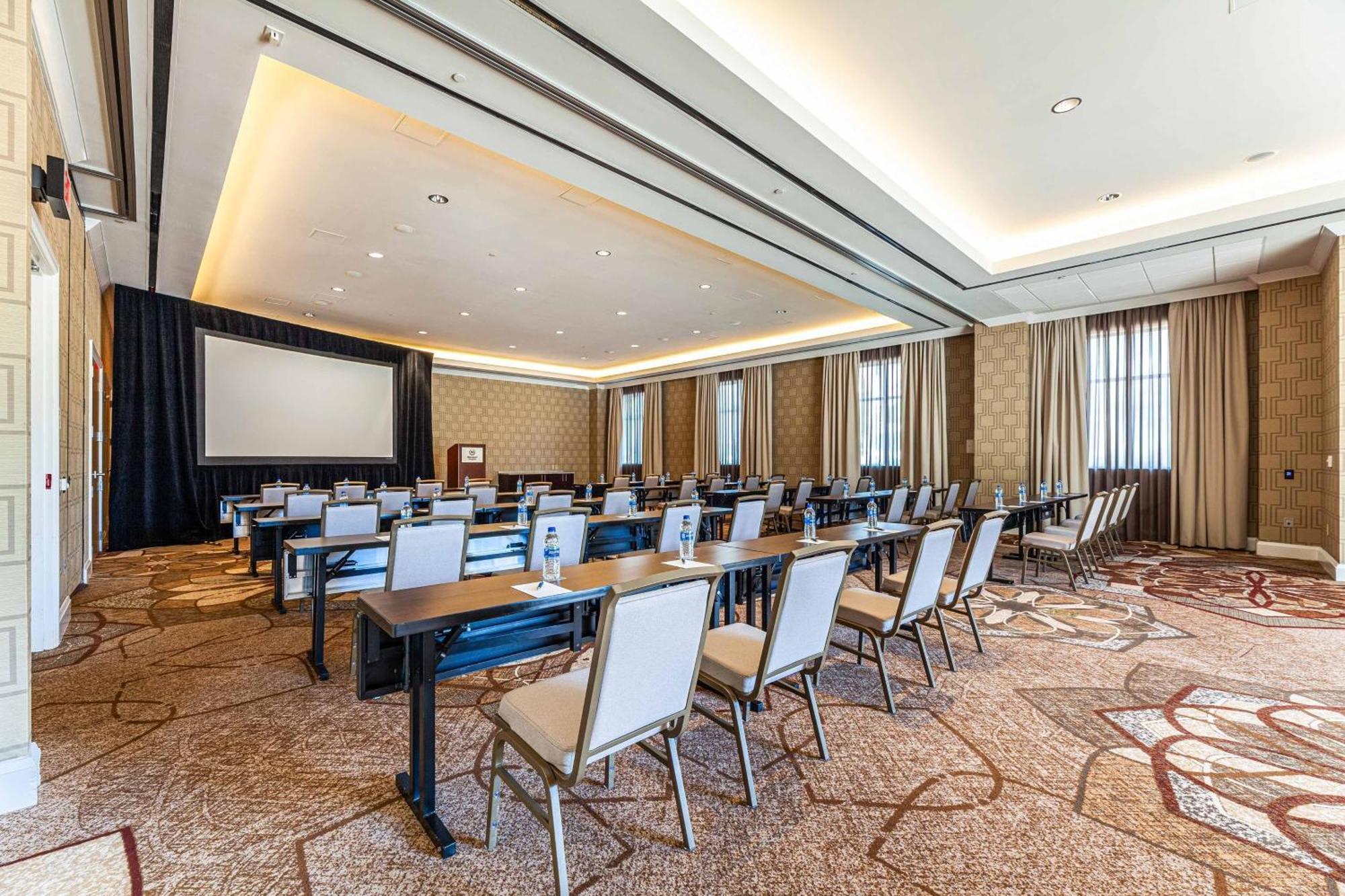 Sheraton Hotel Stonebriar Колони Экстерьер фото