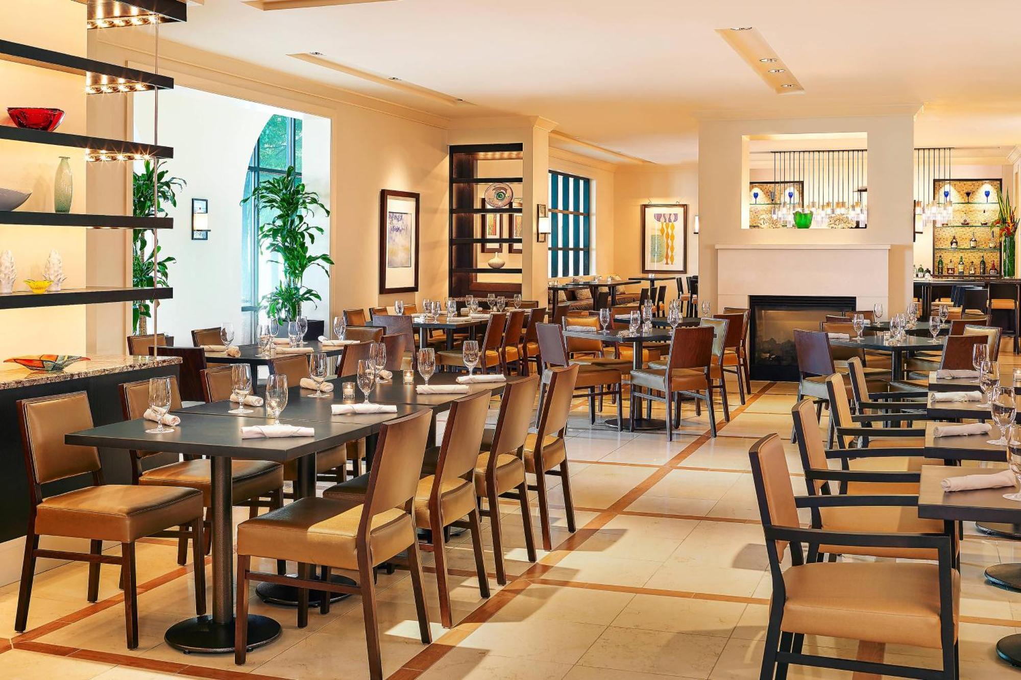 Sheraton Hotel Stonebriar Колони Экстерьер фото