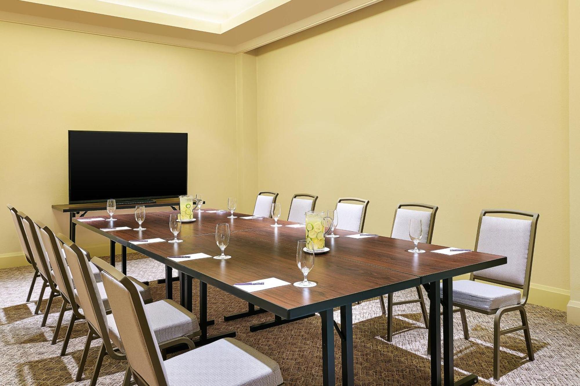 Sheraton Hotel Stonebriar Колони Экстерьер фото
