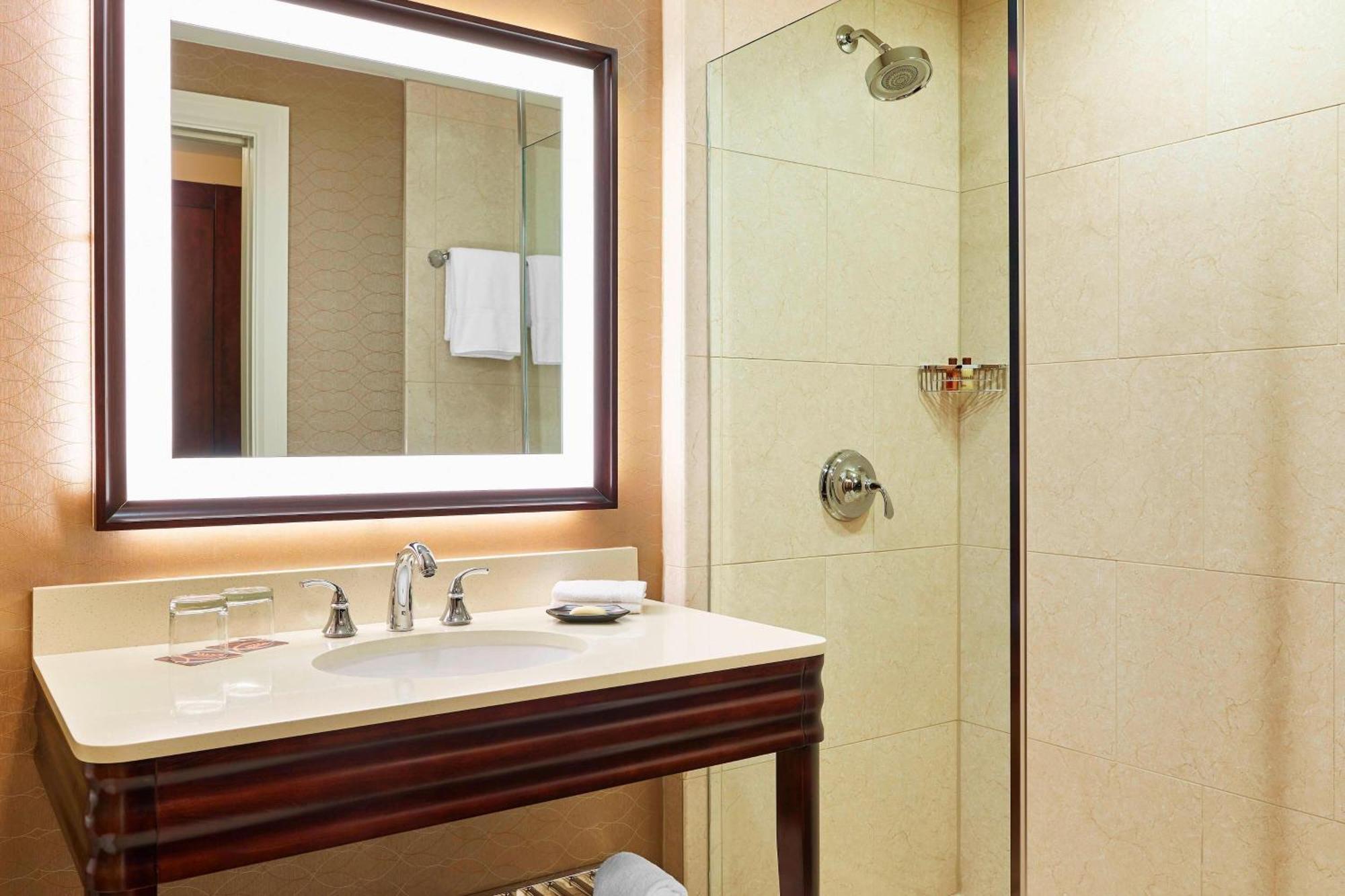 Sheraton Hotel Stonebriar Колони Экстерьер фото